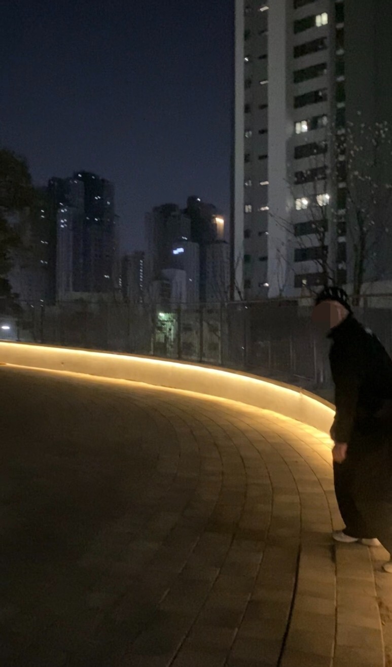 데일리룩(오뭘입)_마뗑킴 Matin Kim비니, 스투시 나투시 아노락, 무탠다드 와이드 트레이닝팬츠, 아식스 젤 카야노, 남자데일리룩, 남자데일리코디, 남자데일리패션, ootd