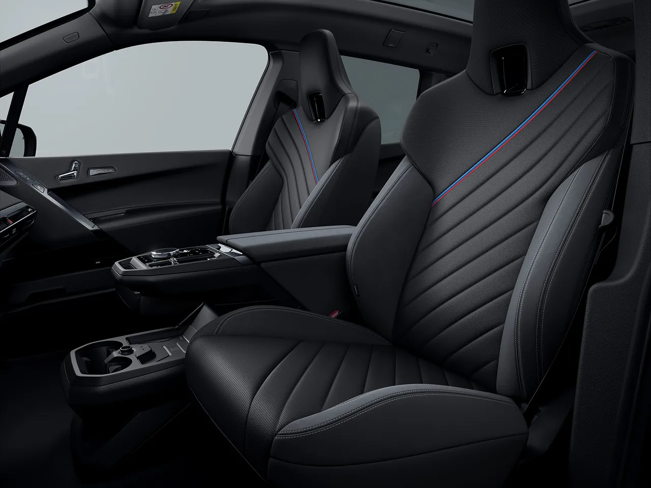 BMW iX M70 정보 관련 이미지