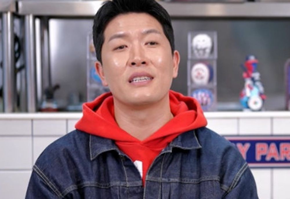 김병현이 외식업 사업 경험을 이야기하는 인터뷰 사진