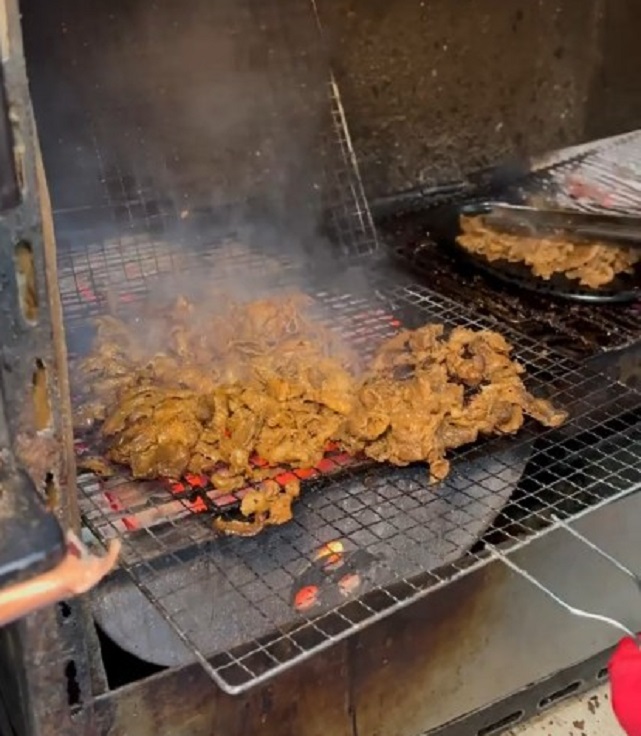 동네한바퀴-성동구-뚝도시장-숯불돼지불고기