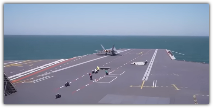 중국 푸젠함에서 EMALS로 이륙하는 J-35 스텔스기