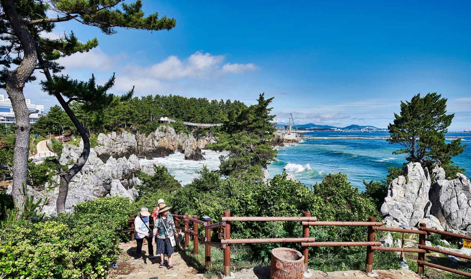 추암해변 해상산책로