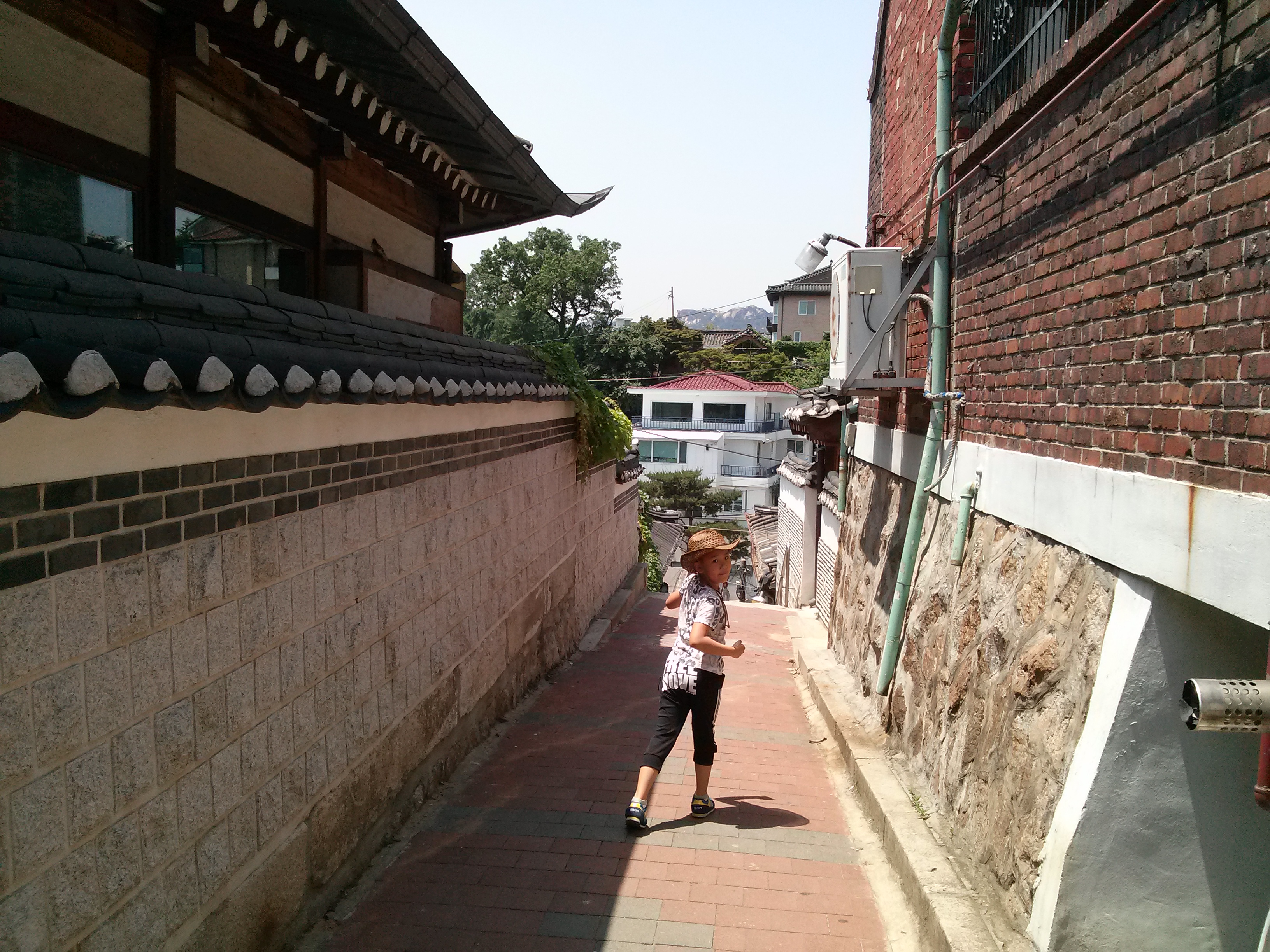 가회동 북촌한옥마을(Bukchon Hanok Village)