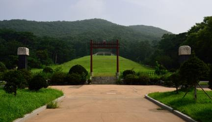 파주 윤관장군묘