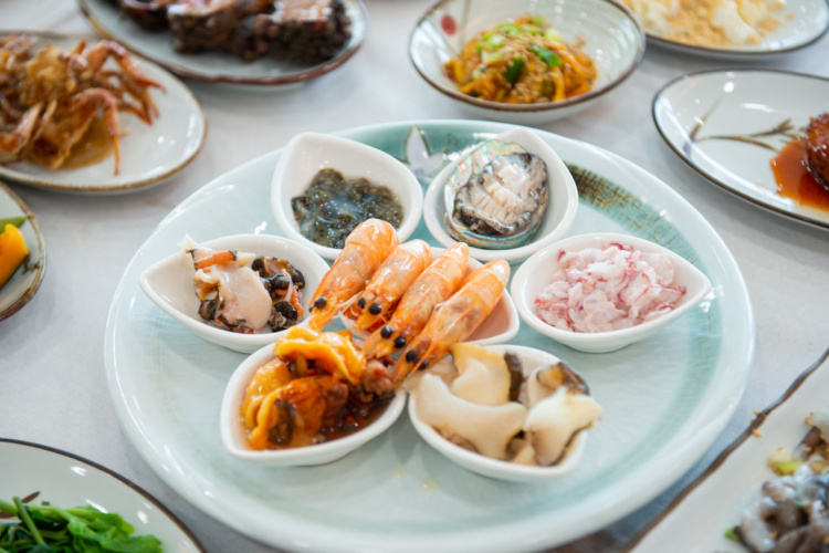 고소한 전어구이, 전어회무침, 전어, 제철 모둠회 경남 사천 삼천포 맛집 추천 생방송투데이 리얼맛집 오늘방송 보고 먹고 즐기고! 3GO