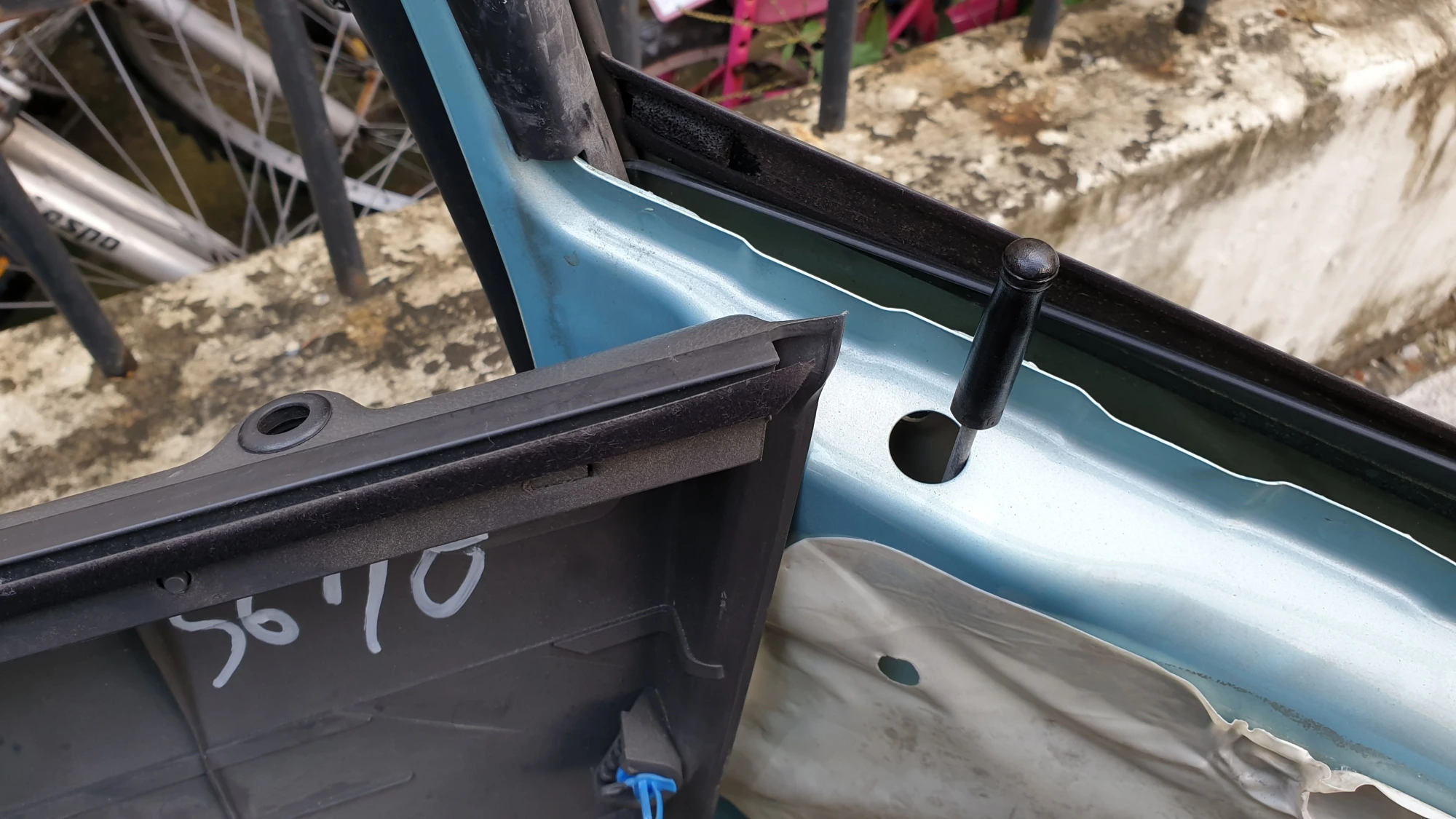 도어트림 끼우는 방향