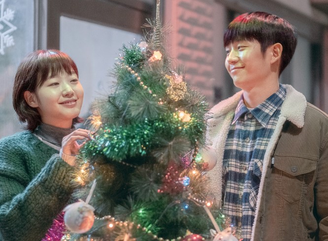 영화 유열의 음악앨범에서 서로 사랑하는 감정을 주고받는 감성 쩌는 장면 중 하나.