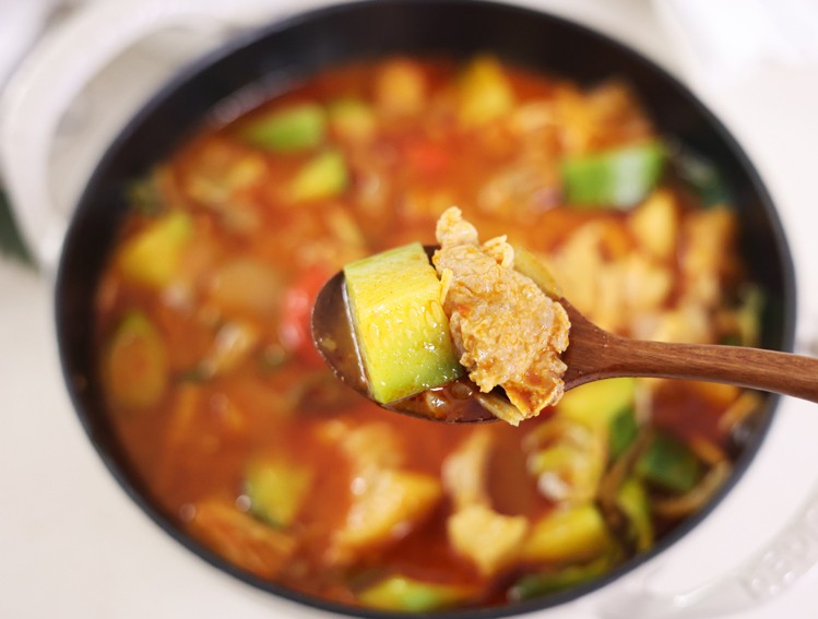 돼지고기 애호박 고추장찌개