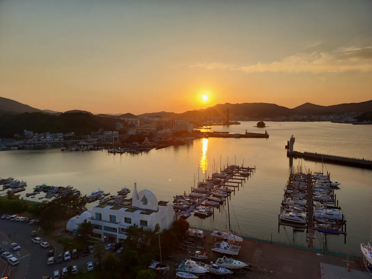 금호통영마리나리조트-항구전망-해가지는항구모습