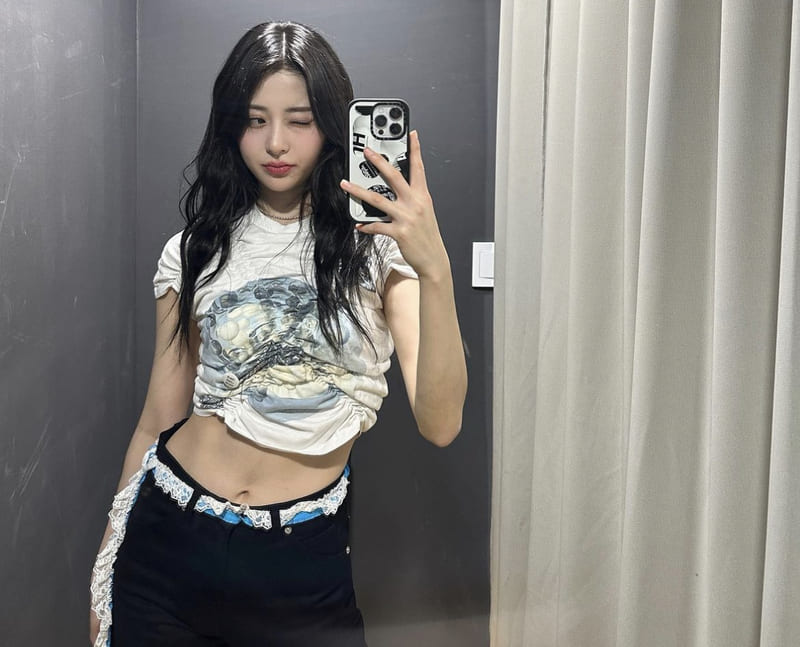 르세라핌 허윤진 사복 패션