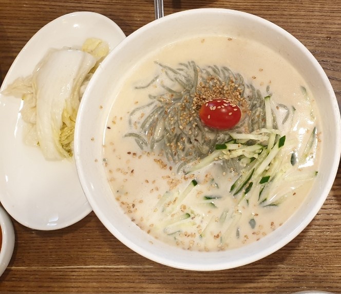삼청동 황가네 콩국수와 백김치