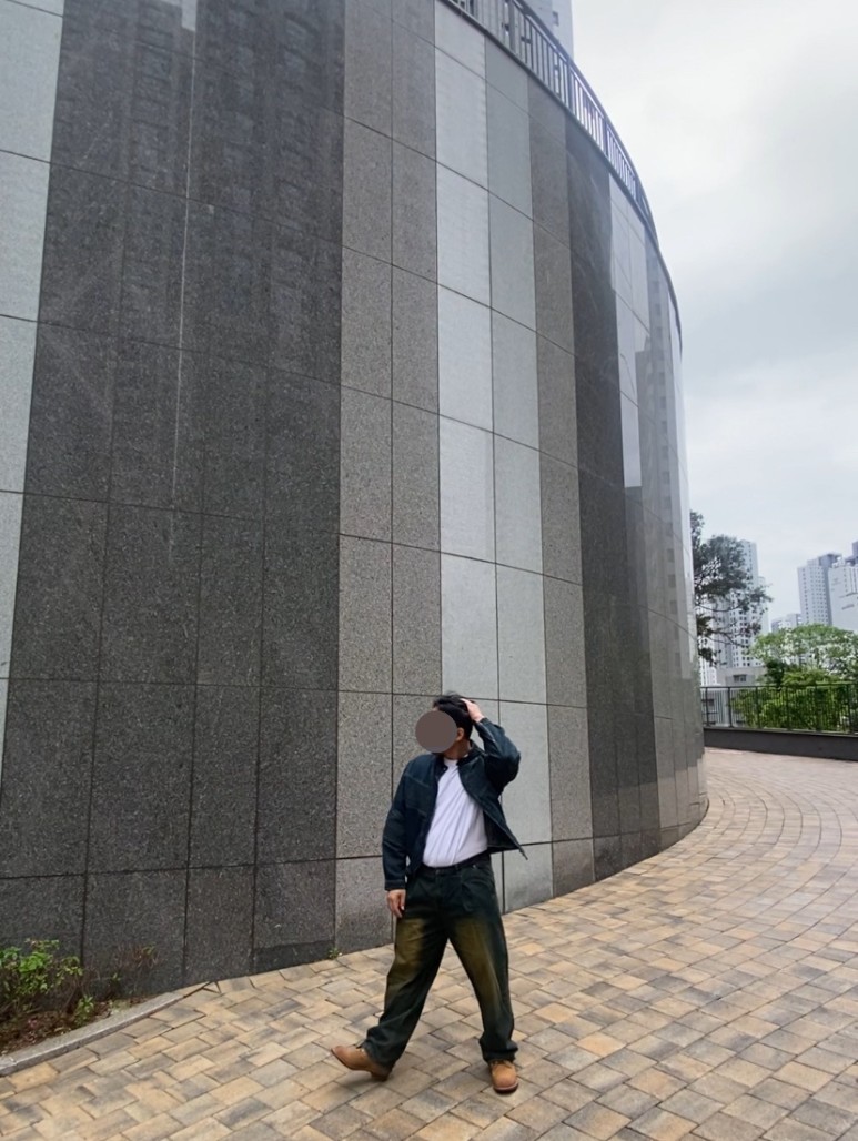 데일리룩(2024. 5. 6.) 디미트리블랙 VLAD 워시드 데님 바이커 자켓, 폴로 기본 반팔 티셔츠, 디미트리블랙 와이드 데님 팬츠, 레드윙 아이언레인저 스웨이드 호손 뮬스키너