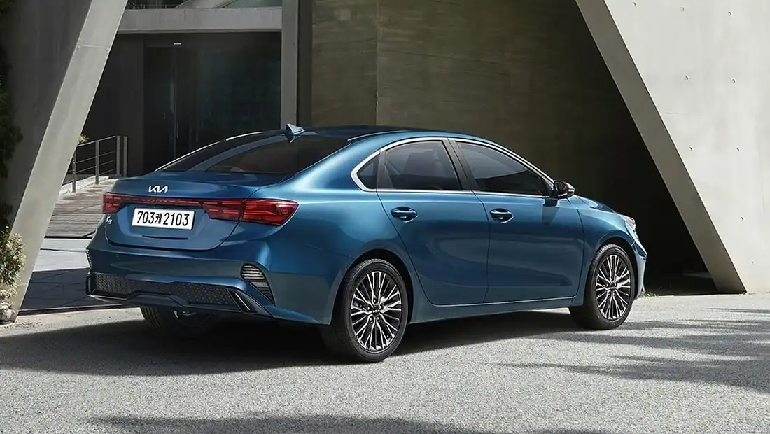 기아 K3 2023 GT 가격 실구매가 모의견적 제원 옵션 카탈로그 가격표 디자인 실내 트렁크 색상 총정리