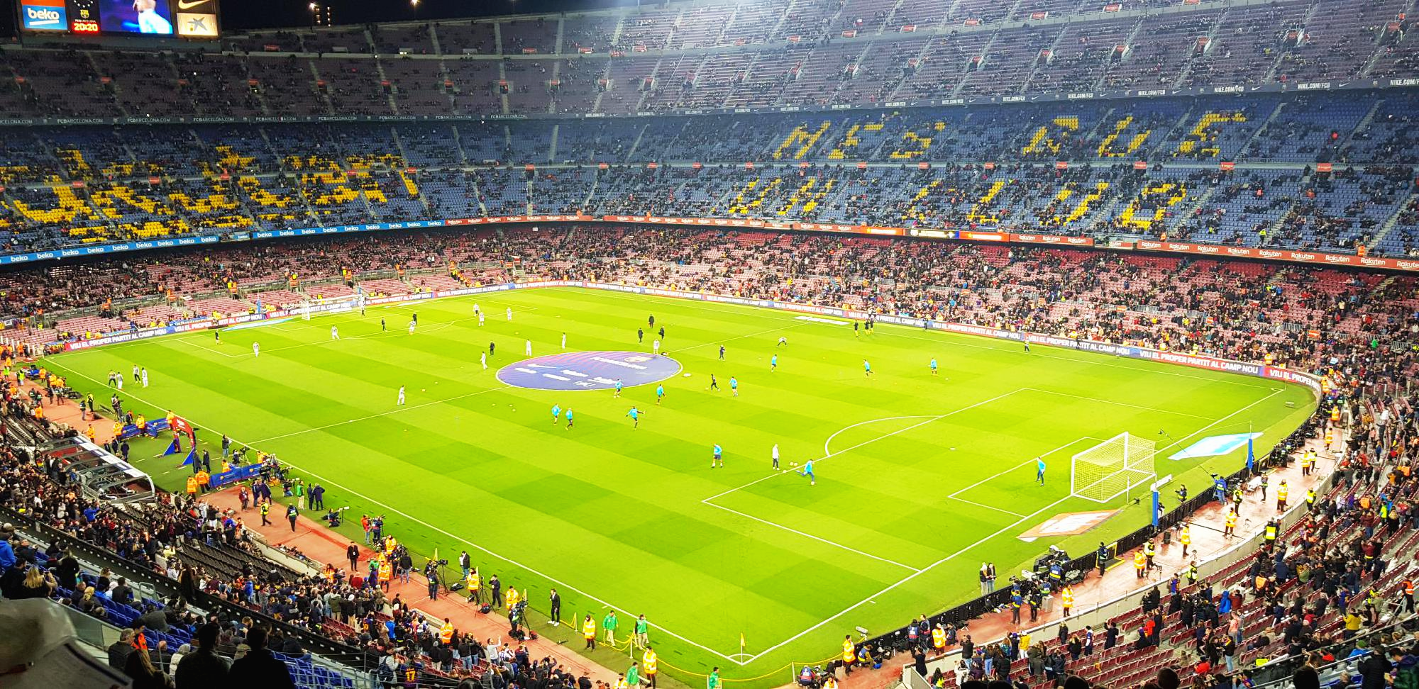 스페인 바르셀로나 캄프 누, 몸 푸는 선수들