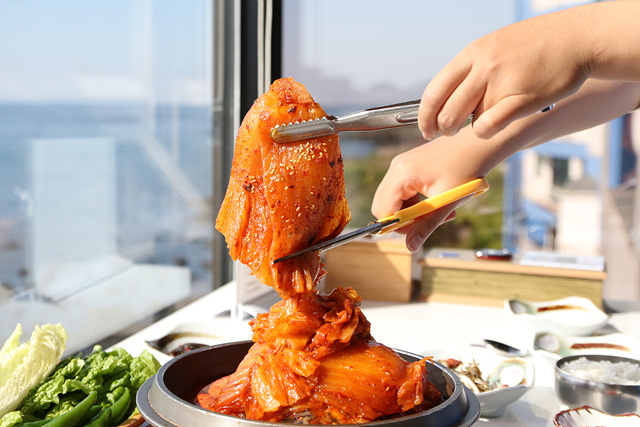 제주도 애월 맛집 현지인 추천 Best 10 제주달 애월해안도로본점 이춘옥원조고등어쌈밥 제주애월본점 제주 정직한돈 고이정 애월흑돼지 보리짚불구이 동경밥상 장인의집[본점] 갈치바다 애월 해물통라면 문개항아리 애월해안도로점 한라소곱창 애월 온기