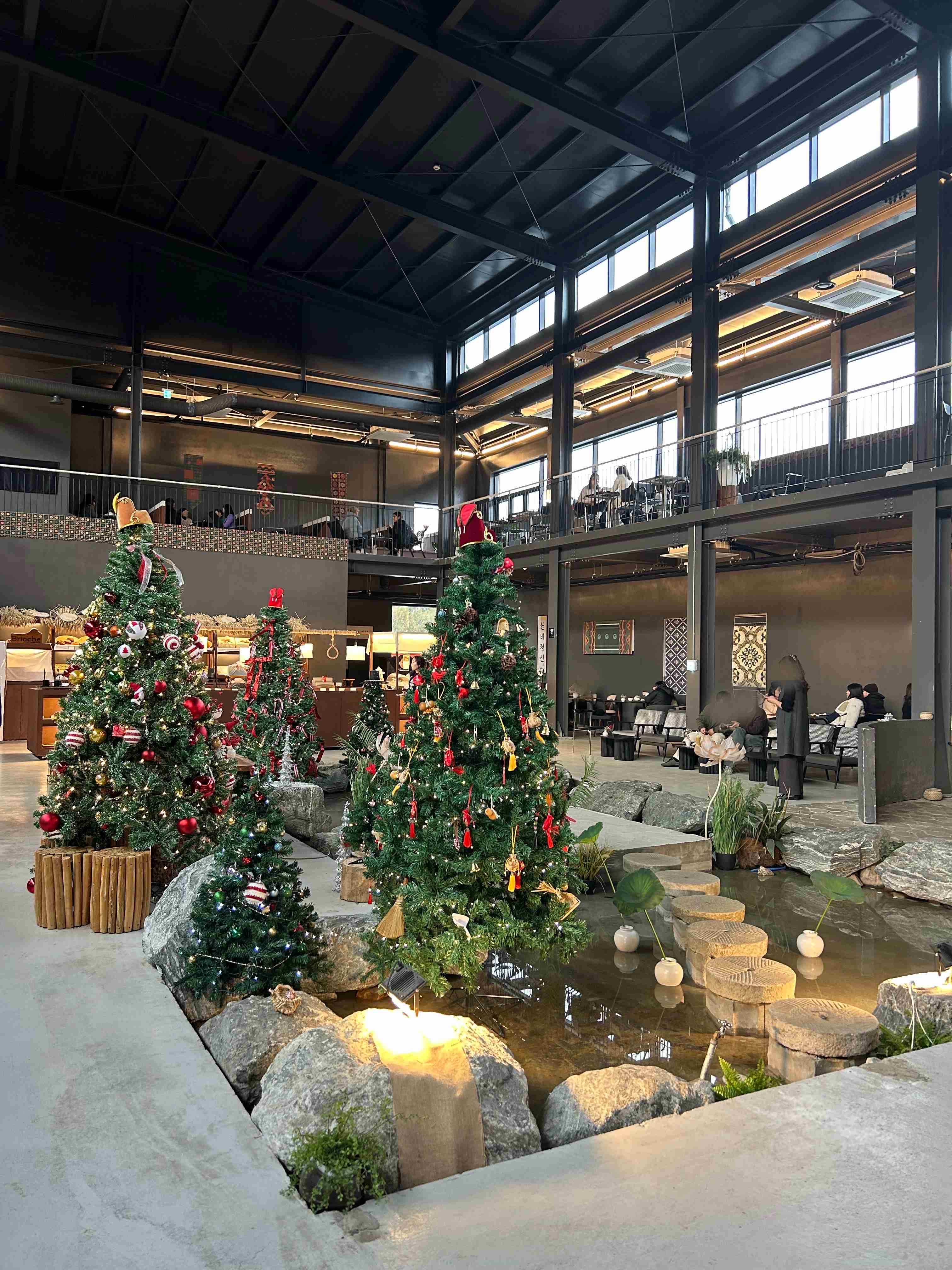 용인 아리랑도원 내부 인테리어