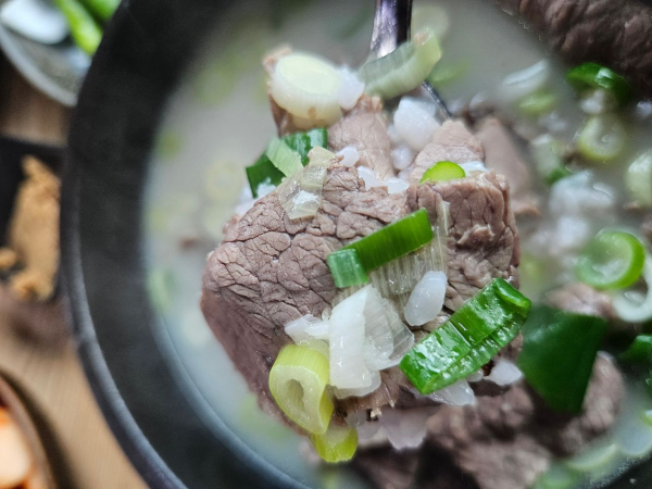 곰탕집 곰탕 한숟가락