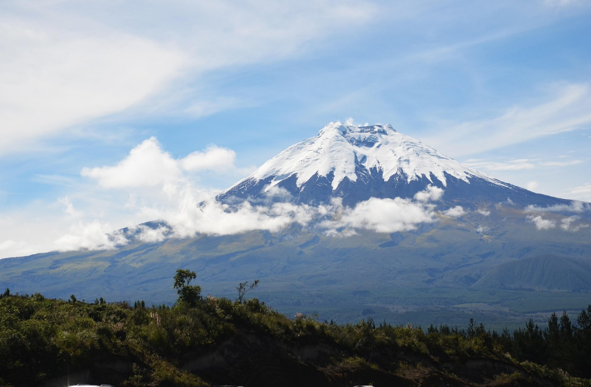 코토팍시 화산의 전경을 볼 수 있는 사진