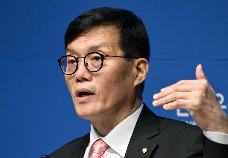 이창용 한국은행 총재가 지난 8월 22일 오전 서울 중구 한국은행에서 열린 통화정책방향 기자간담회에서 발언하고 있다.