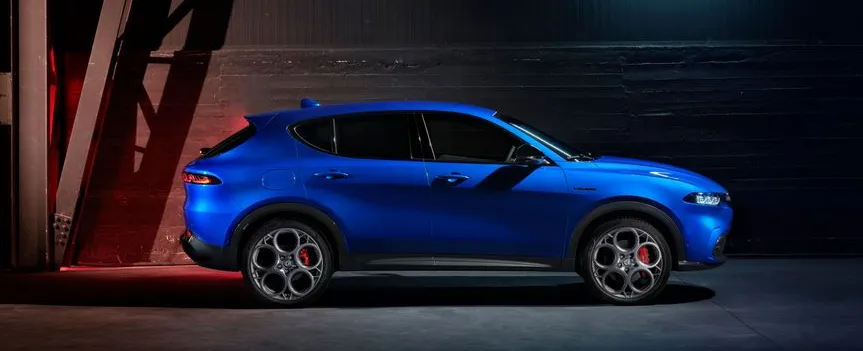 알파로메오 토날레 측면