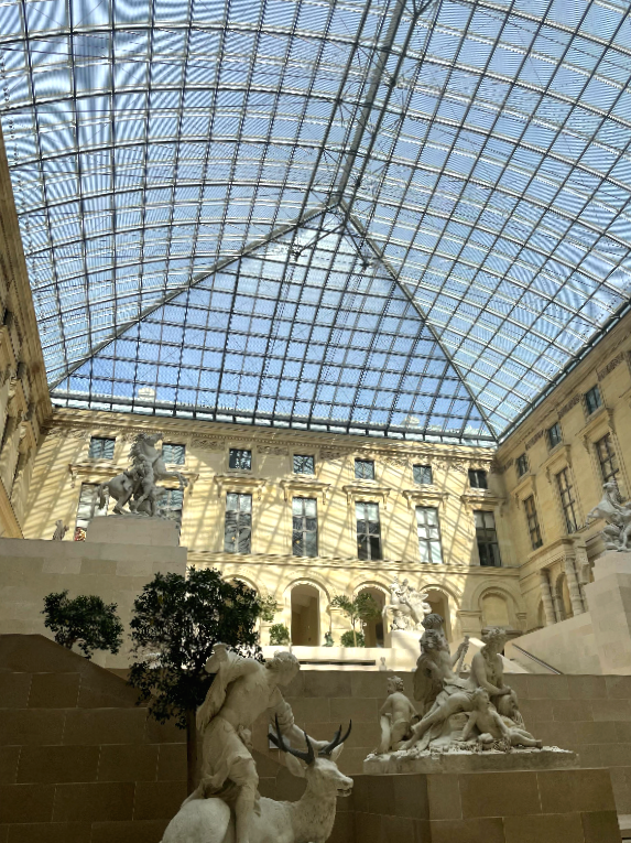 루브르 박물관 내부