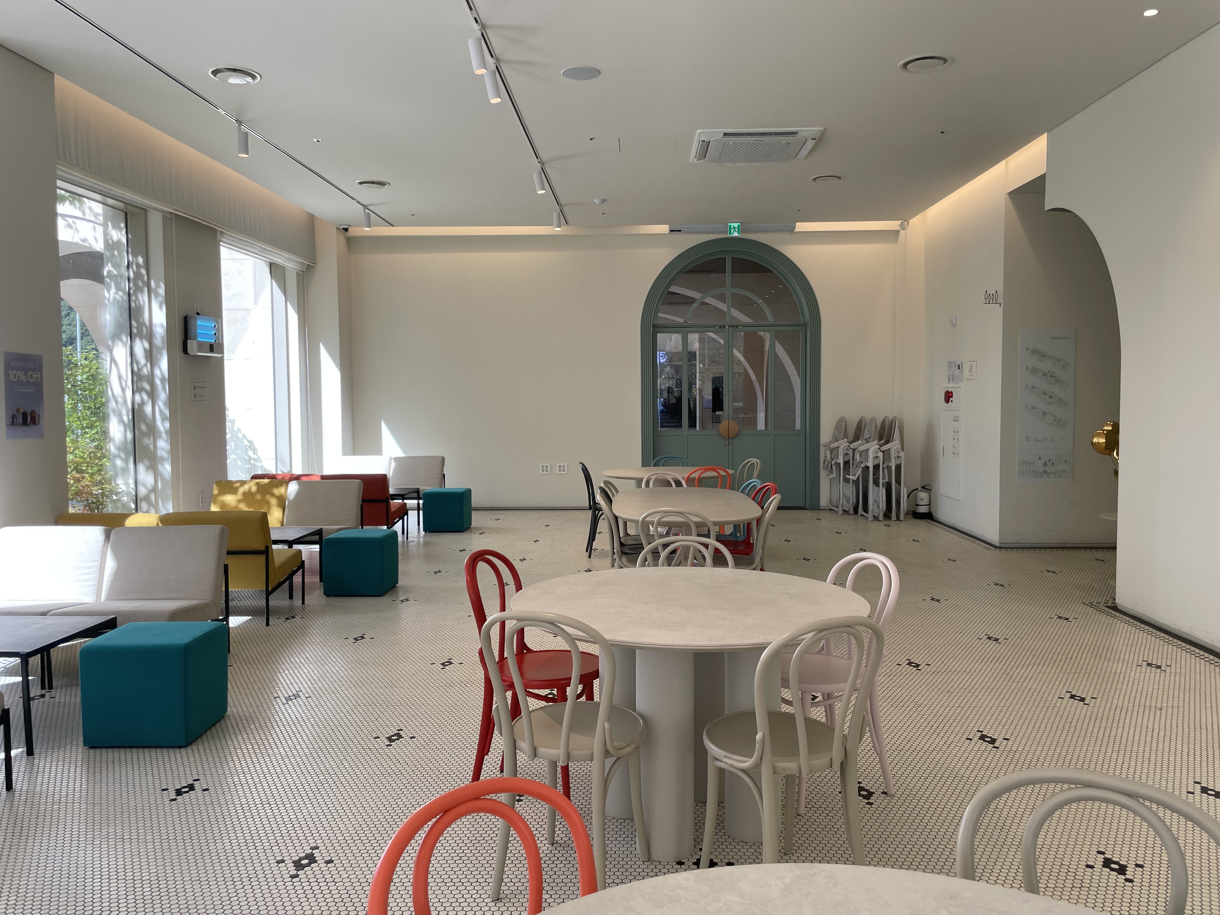 파주 공릉저수지 대형카페 모쿠슈라 프렌치카페