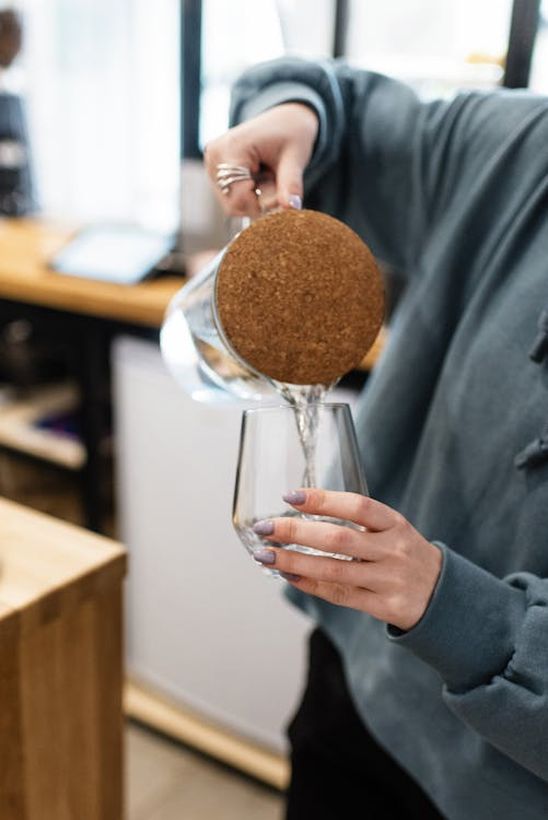 미지근한 물 한 잔