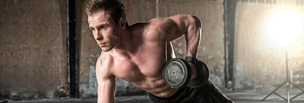 운동하는 남성 사진