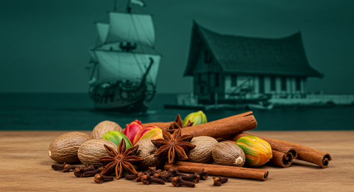 다채로운 인도네시아 향신료들(정향, 육두구, 계피)이 나무 테이블 위에 아름답게 놓여 있는 모습. 배경에는 고풍스러운 네덜란드 동인도회사의 무역선과 인도네시아 전통 가옥이 흐릿하게 어우러져 역사와 문화를 상징합니다. 퓨처 틸 색상 톤을 사용하여 신비롭고 현대적인 느낌을 강조해주세요.