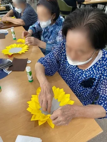 노인을 위한 미술치료 방법과 감정 회복 효과 정리_11