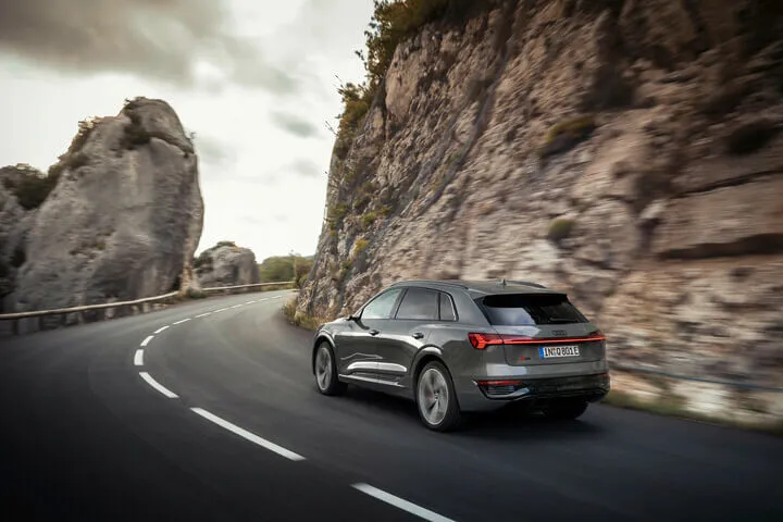 Q8-eTron