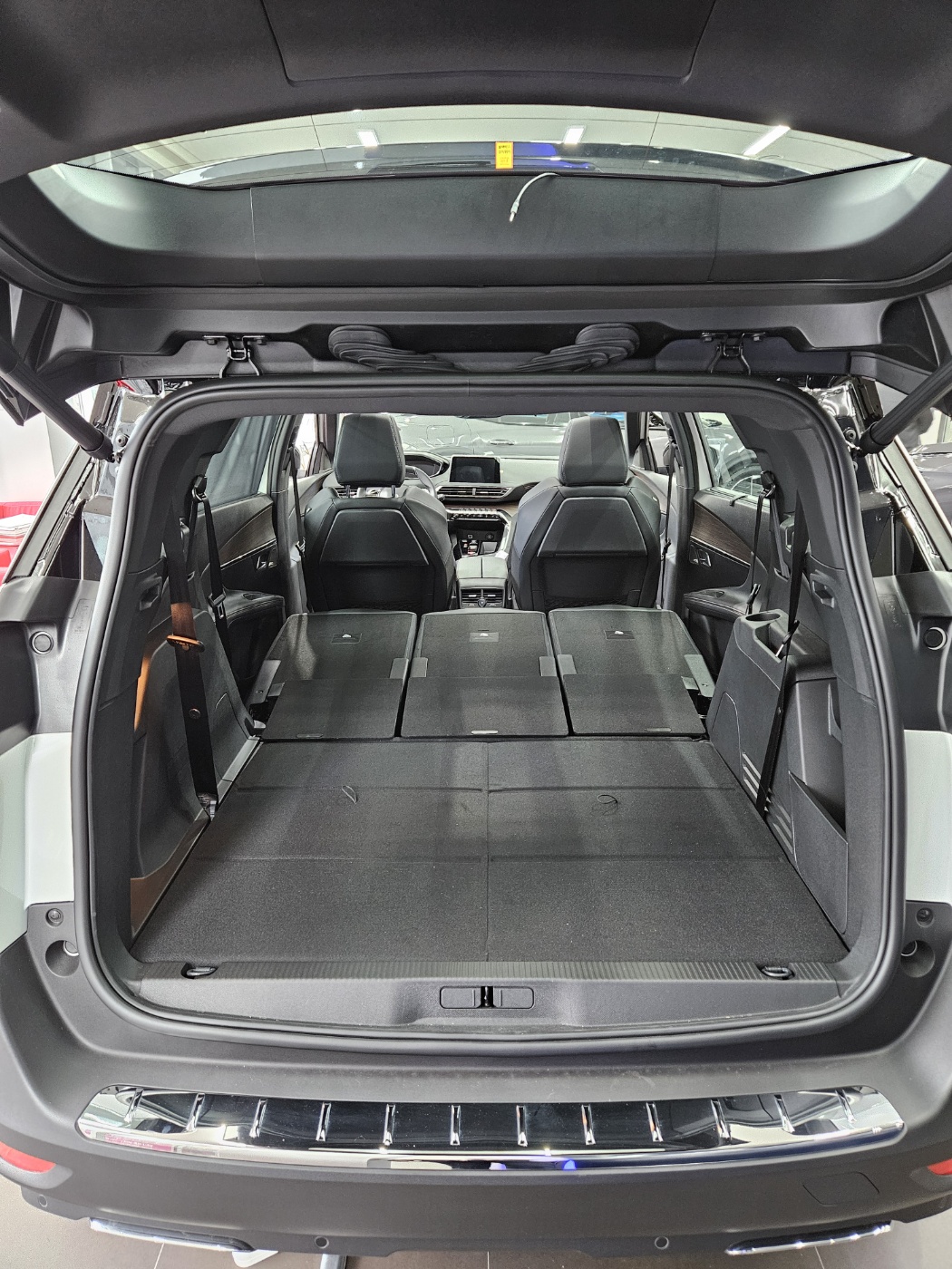 푸조 5008 차박 3열 및 디자인 특징