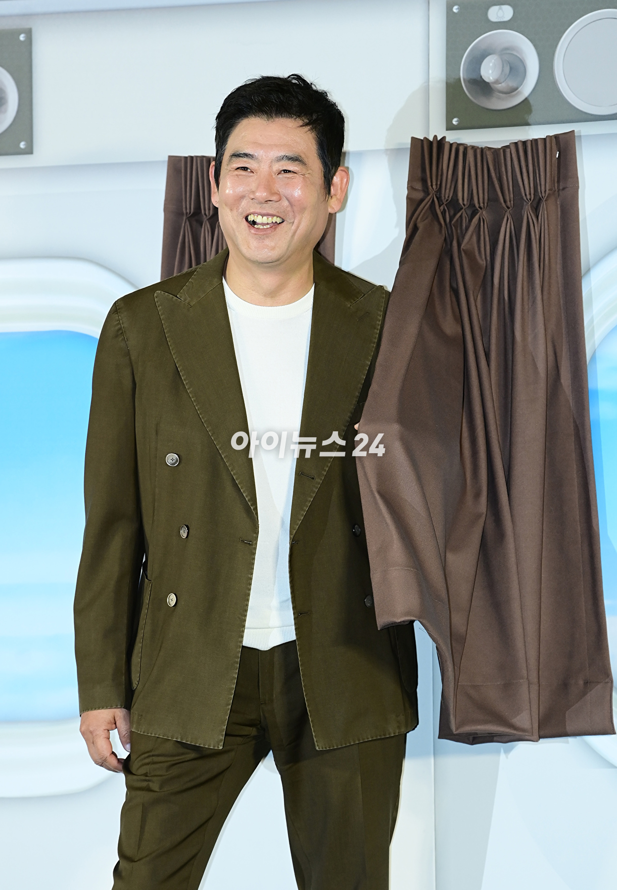 배우 성동일이 22일 오전 서울 용산구 CGV 용산아이파크몰에서 열린 영화 '하이재킹' (감독 김성한) 제작보고회에 참석하고 있다. [사진=정소희 기자]