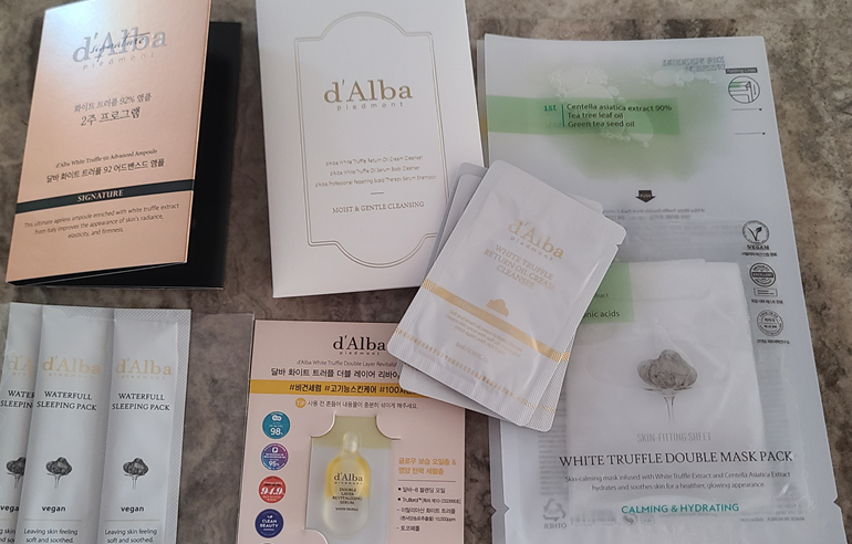 화이트 트러플 프리미엄 키트의 상품들 사진입니다.