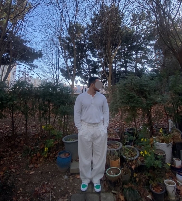 데일리룩('25. 12. 1.)유니클로 와플 헨리넥 티셔츠 화이트, 무신사스탠다드 데님 와이드 벌룬 팬츠 크림, 나이키 덩크 하이 레트로 DV0829-300(스타디움 그린/화이트)