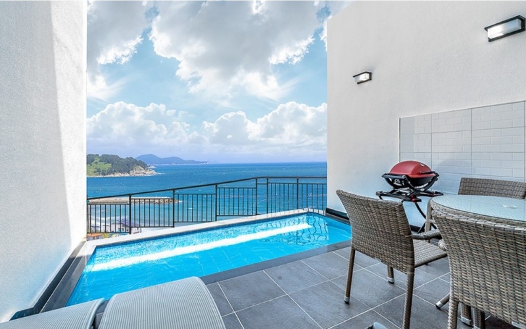 거제 베이힐풀빌라 개별 수영장