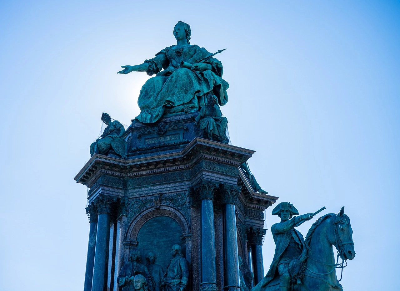 constitutional-monarchy-image