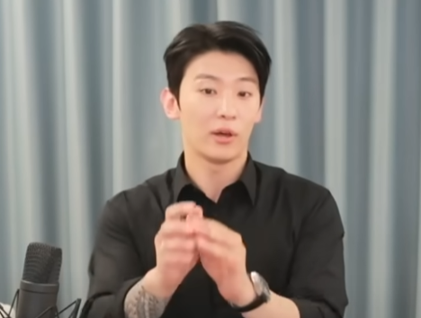 덱스&amp;#44; 술자리 매너로 또 한 번 &lsquo;매너남&rsquo;