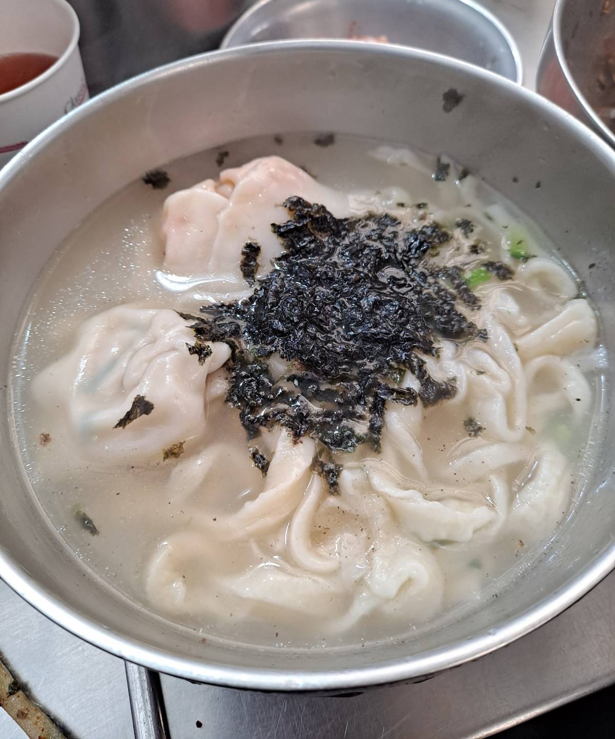 맛있는 고향손칼국수 나오다