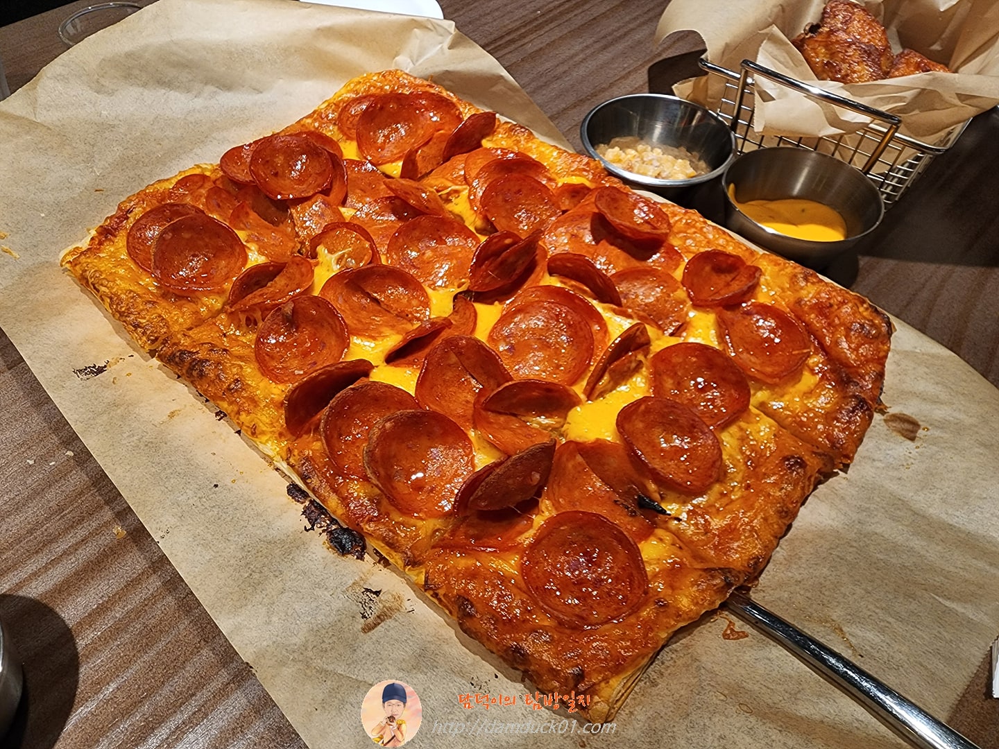 쌍백리의 페퍼로니 피자