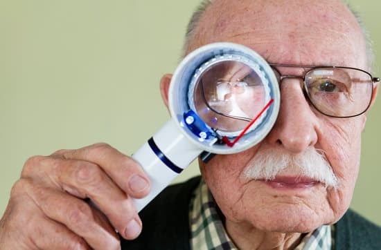 중심성 장액성 망막증 (Central Serous Retinopathy, CSR)