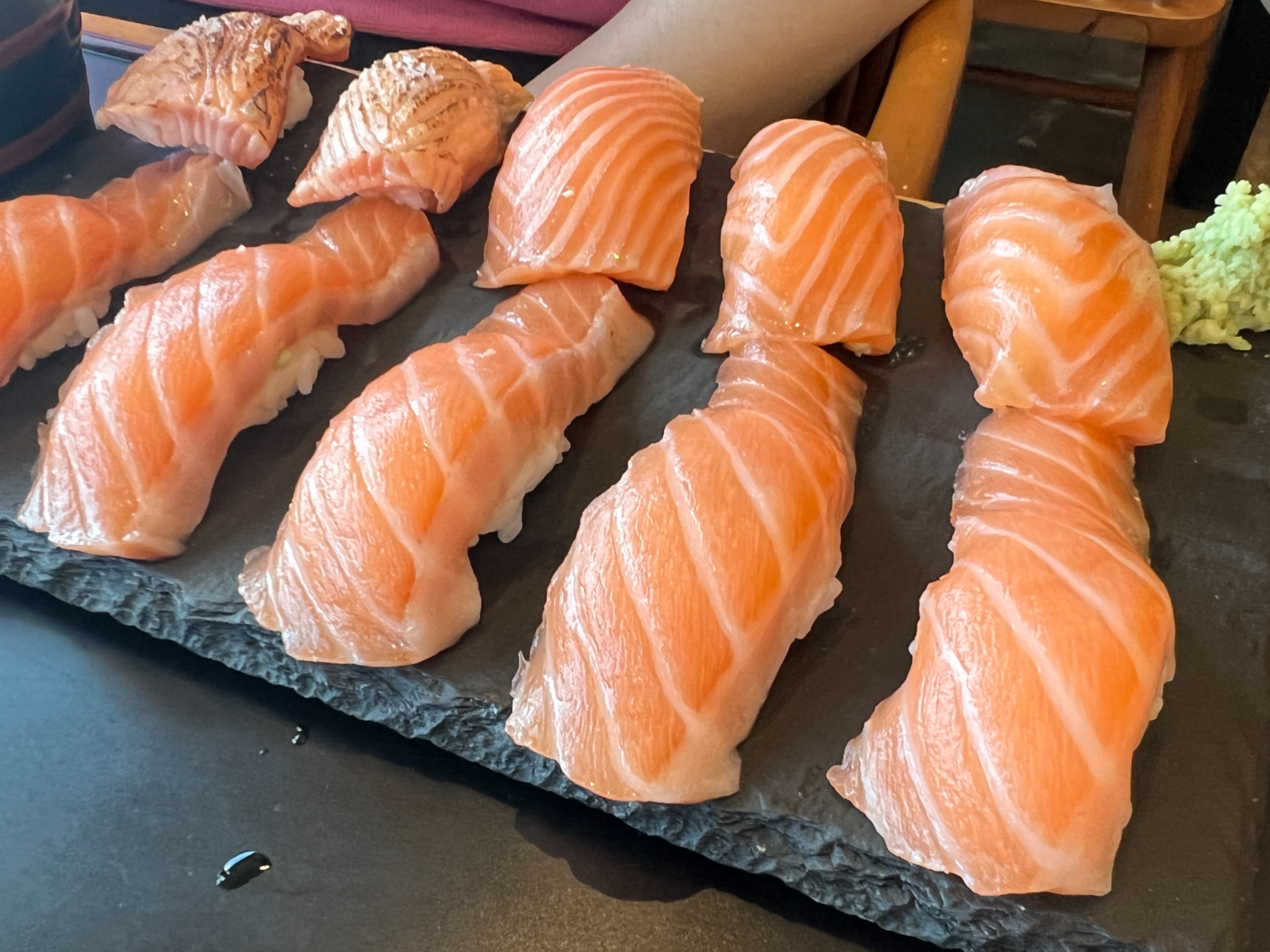 경주 연어스시 맛집