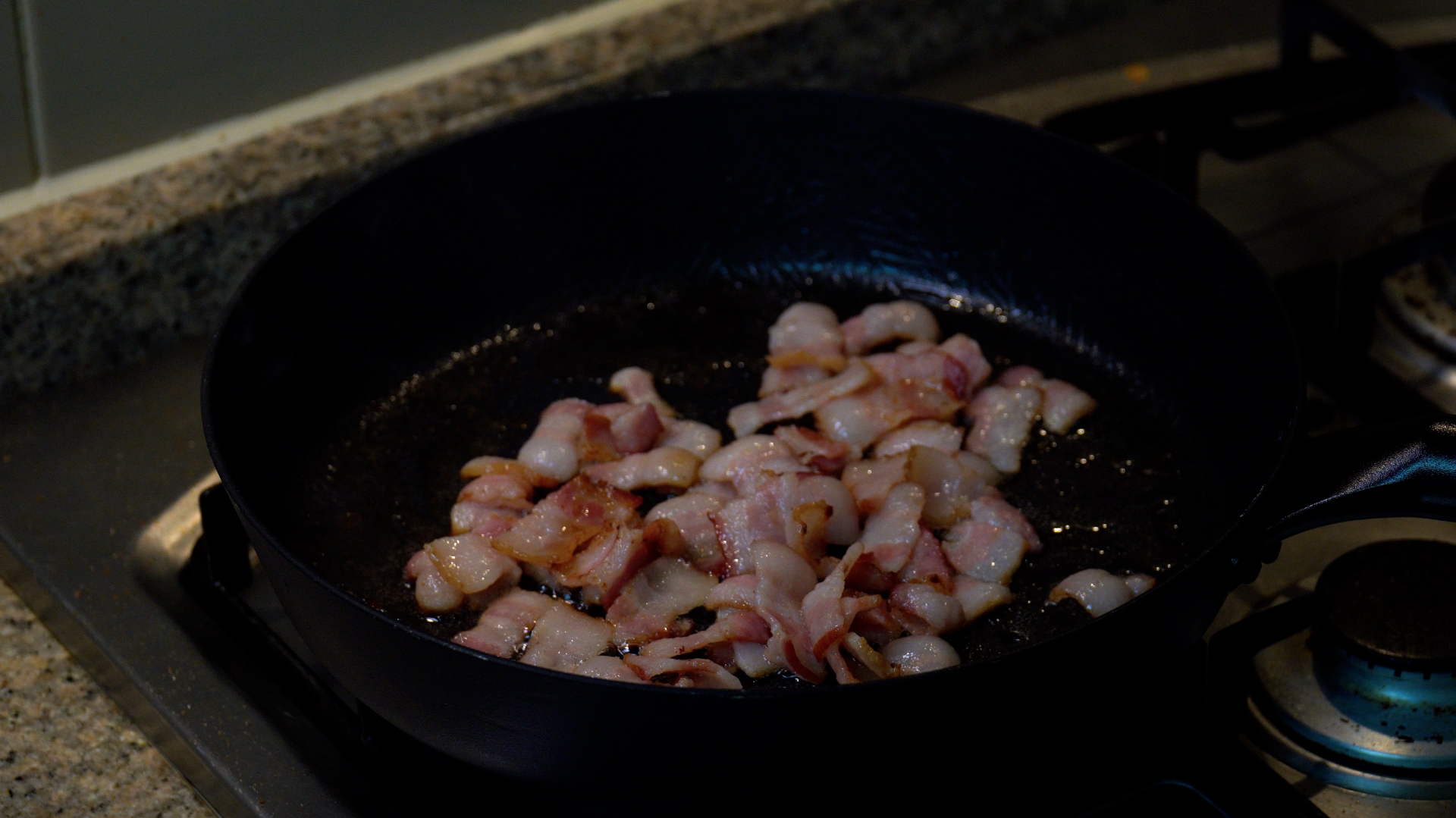 베이컨 바짝 볶아주기