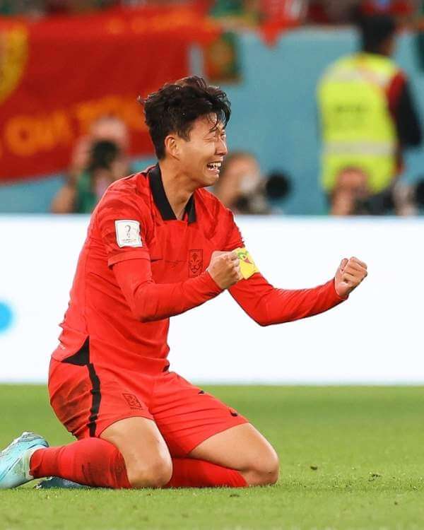 토트넘 손흥민, 17년 만의 우승 이끈 감동의 순간