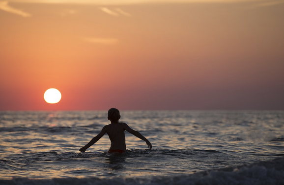 '자연시계'에 맞춰 사는 법: 해 뜨고 지는대로 살아보기