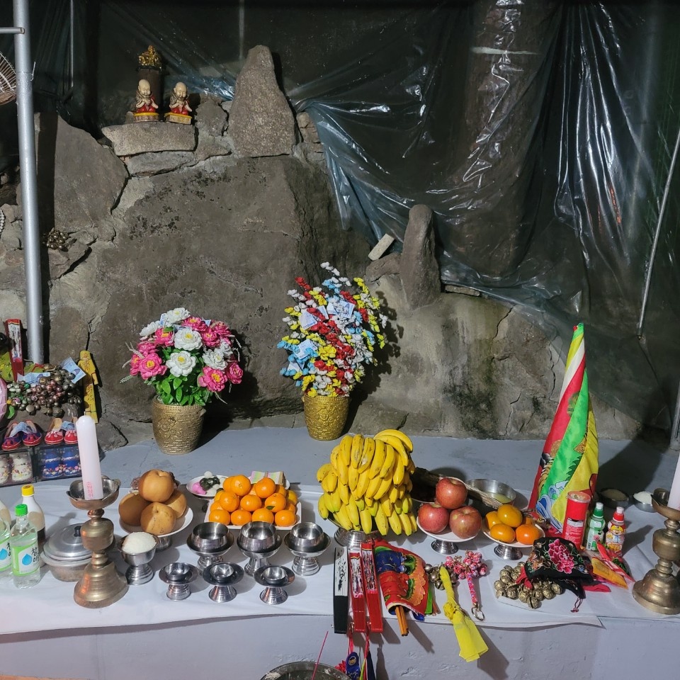 천안 신점 애동제자 용장군 외부