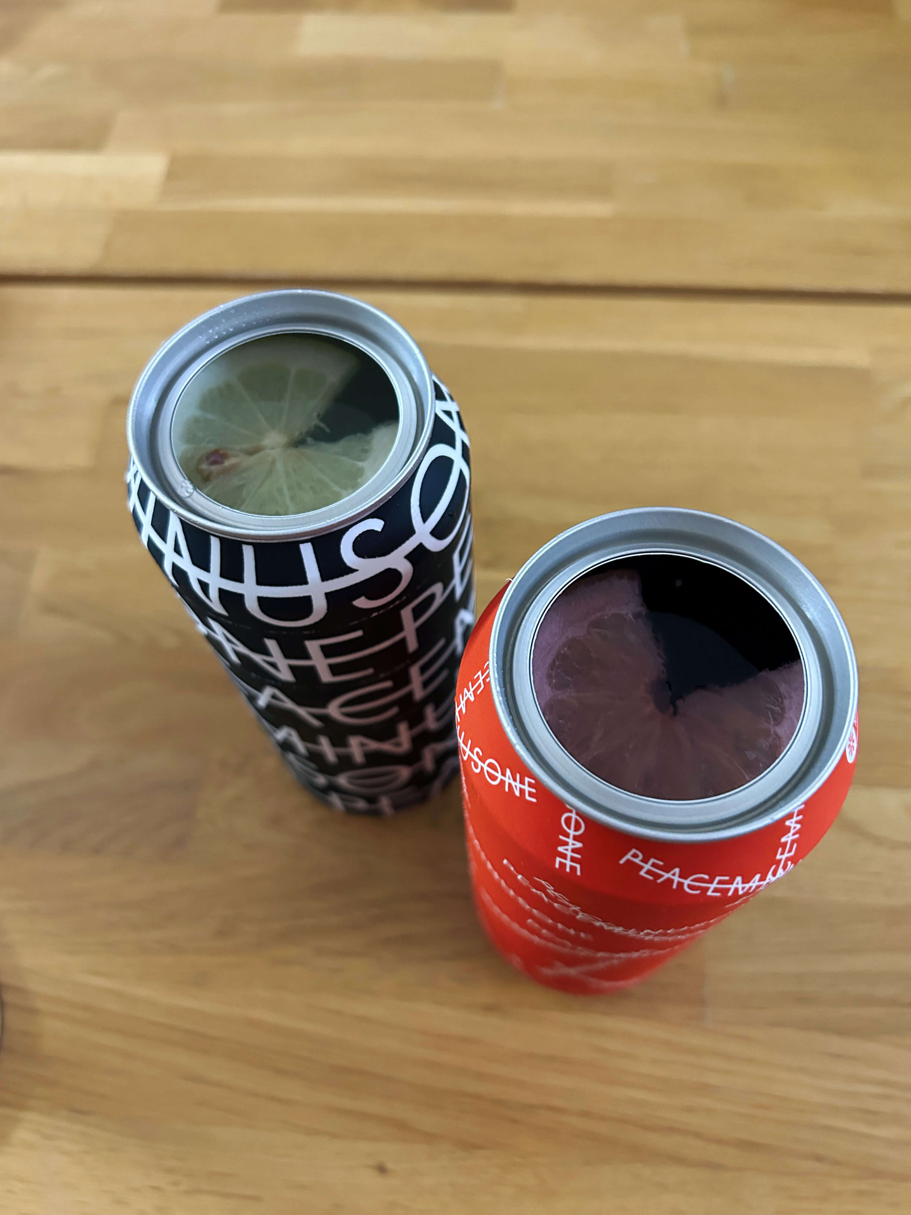 지드래곤, 지디 피스마이너스원 블랙이랑 레드 비교