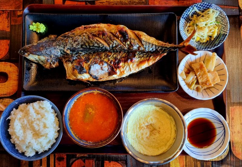 완선생-고등어-구이-정식