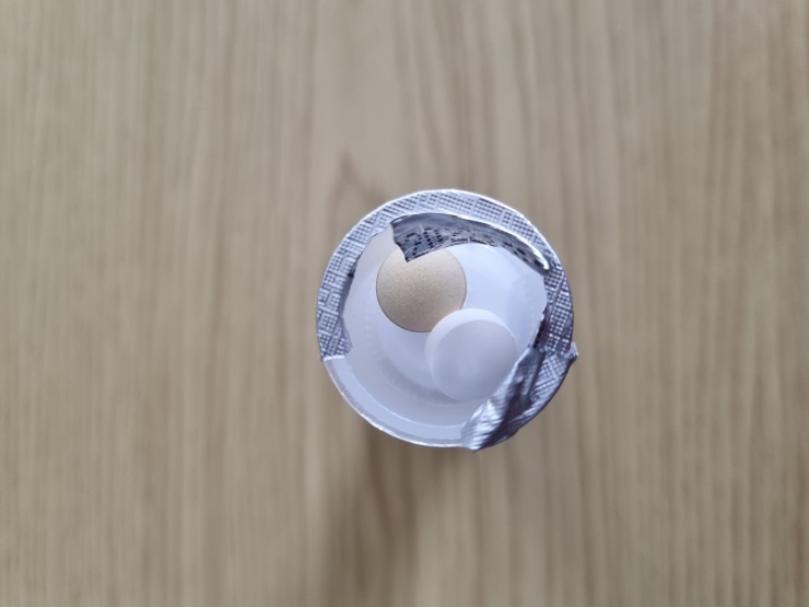 병-안에-담긴-알약-2정