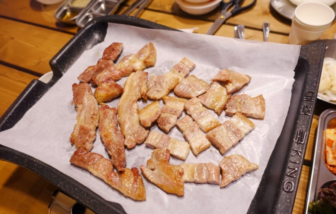 목살 고기 구운 후